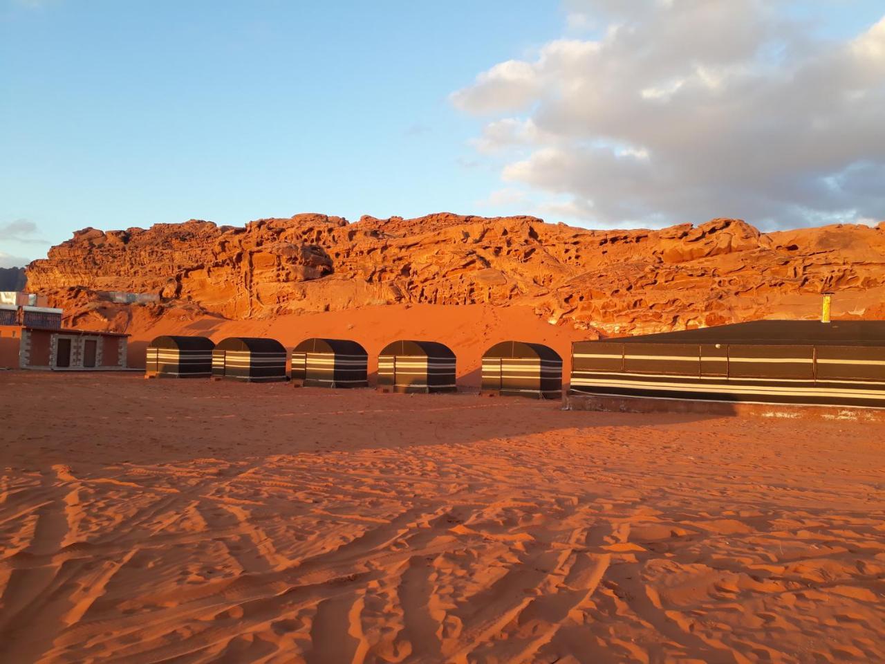 Wadi Rum Candles Camp Zewnętrze zdjęcie